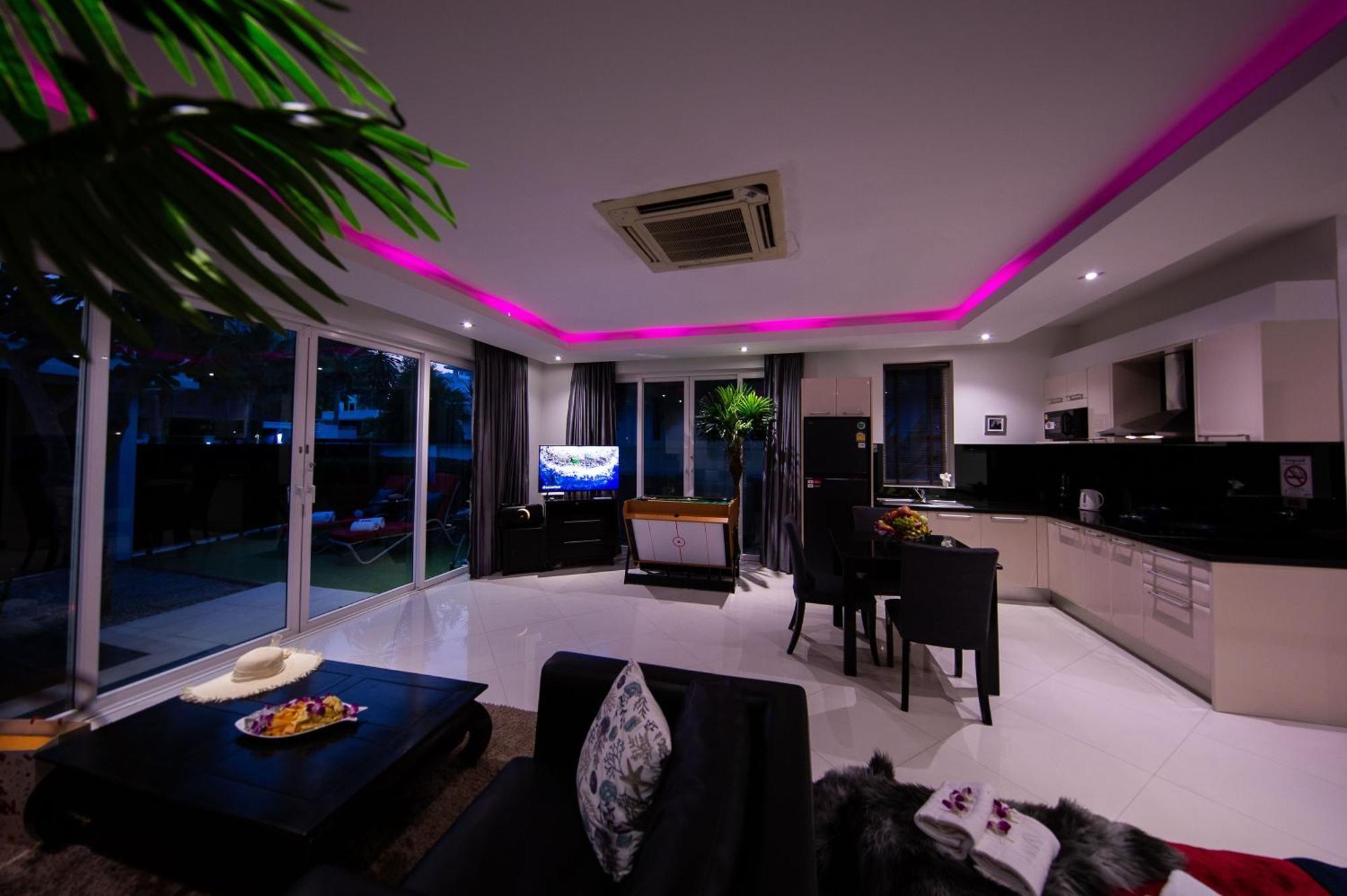 Colibri Pool Villa Pattaya Pantai Jomtien Bilik gambar
