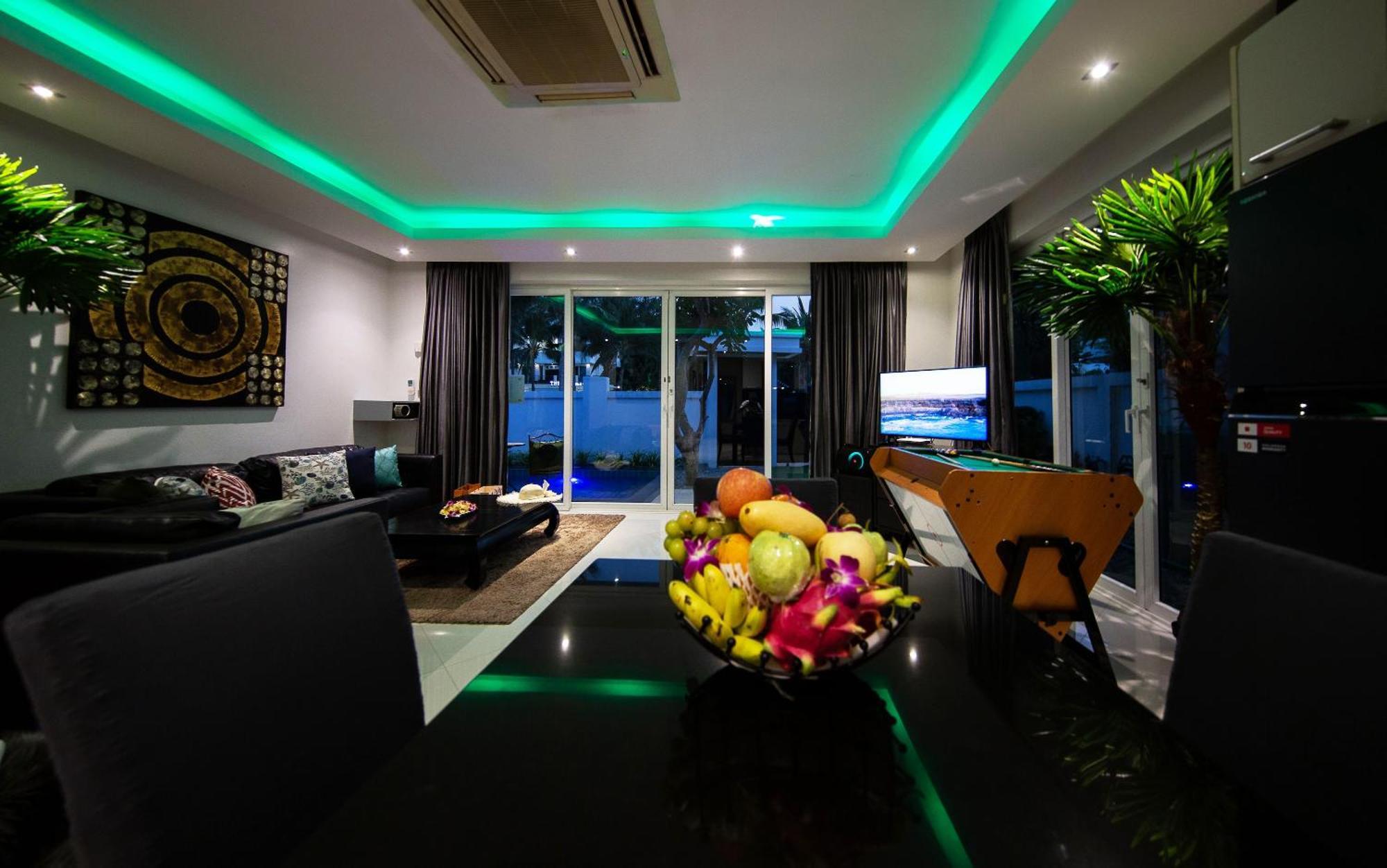 Colibri Pool Villa Pattaya Pantai Jomtien Bilik gambar